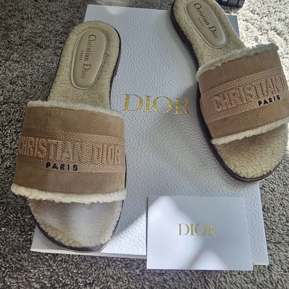 Christian Dior Dway Tan Shearling Slides Nwt Size 8